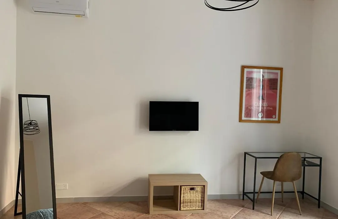 Chez Nous-1