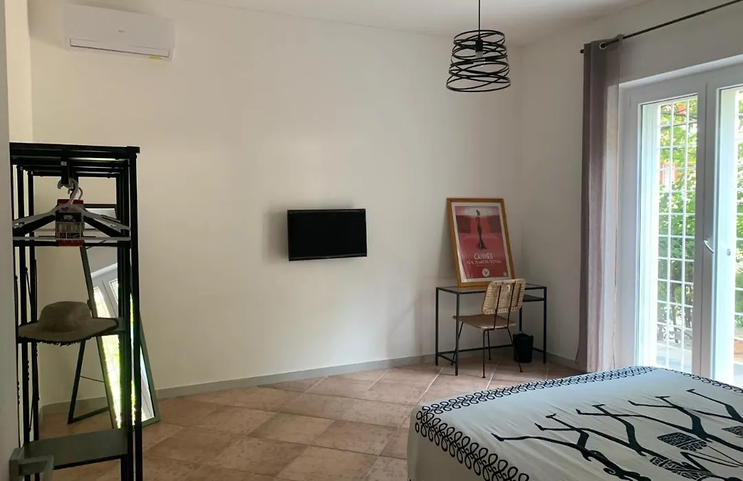 Chez Nous-1